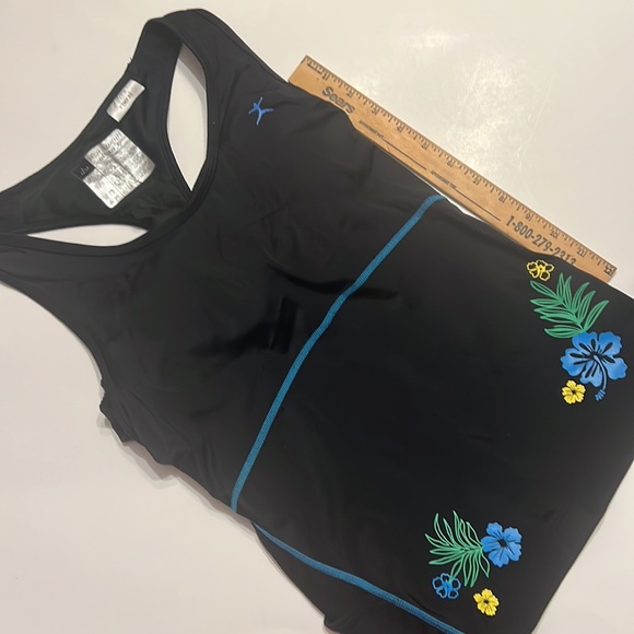 Danskin tech elements, size Lg racer top and size medium bike shorts preowned - Picture 6 of 11